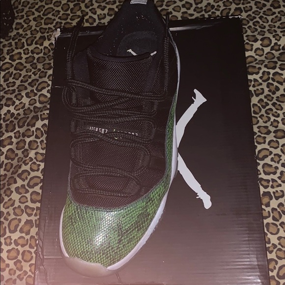 Jordan 11 - Picture 3 of 3